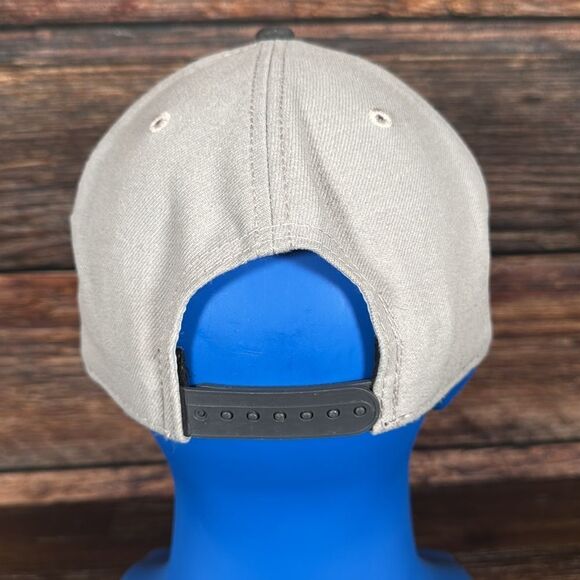 New Era Gray Embroidered Fresh Hat - Picture 4 of 7